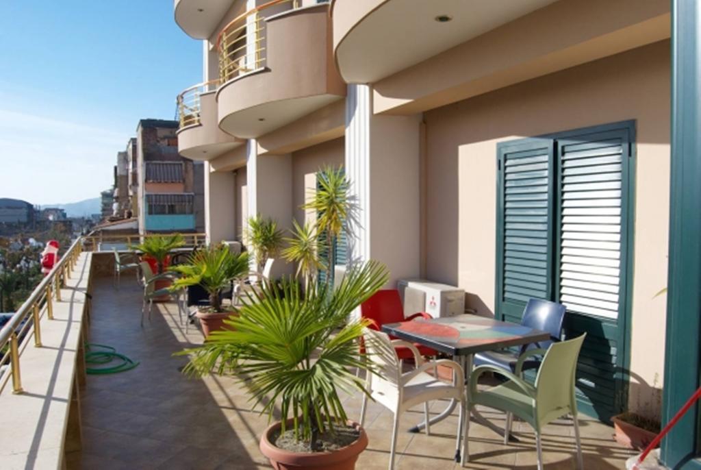 Grand Hotel Elbasan Exterior photo